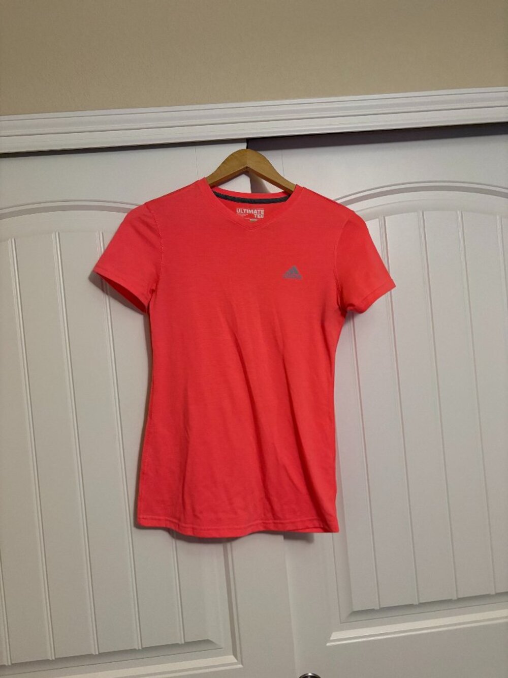 Adidas Ultimate Tee Activewear T Shirt Small Bright Pink Short Sleeve V Neck